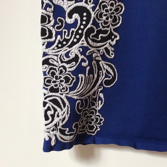 BCBGMaxAzria Size Large Blue + White Knit Ellena Dress - Picture 7 of 11